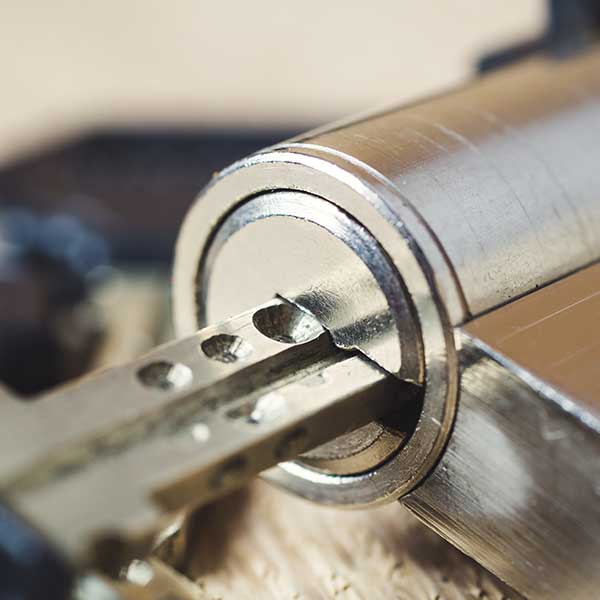 Metallic Key and Metallic Cylinder Lock